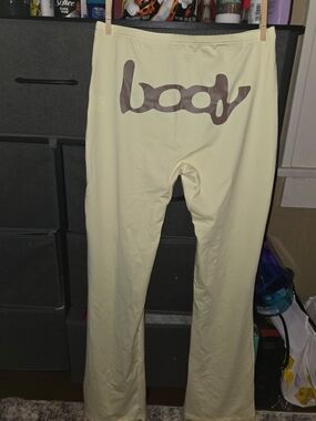 This Body Logo Cream Stretch Pants